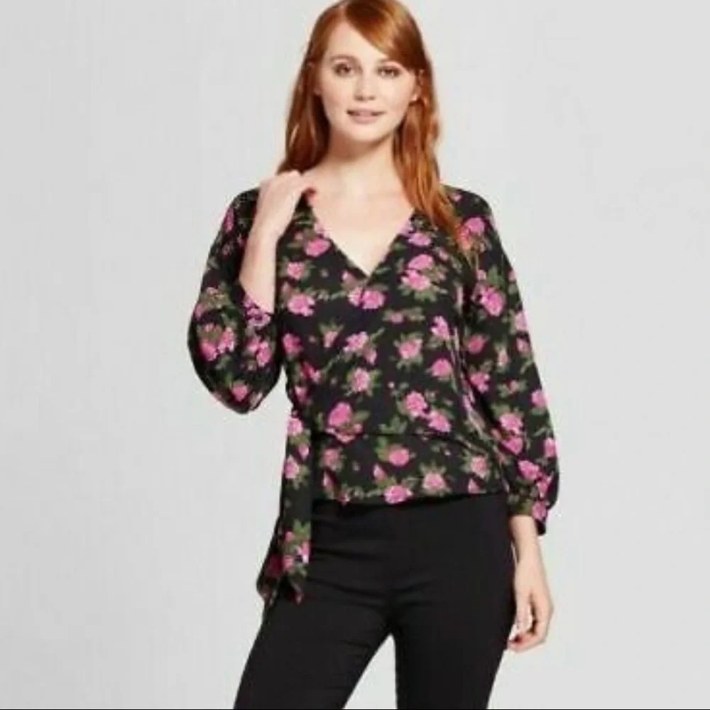 WHO WHAT WEAR Floral Black and Pink Rose Wrap Blouse